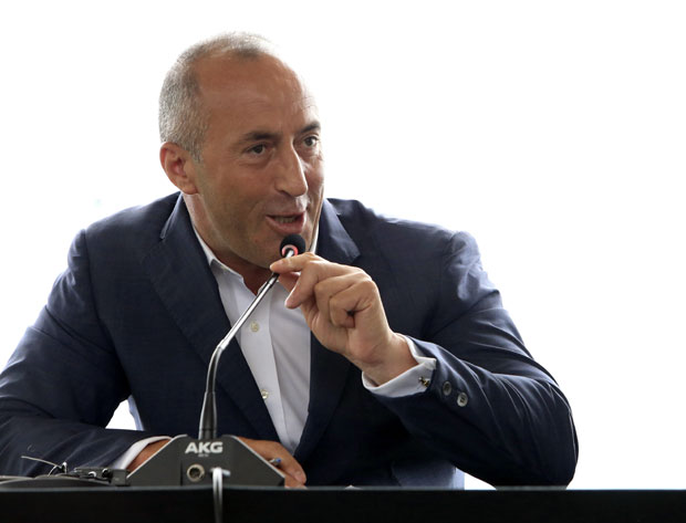 Рамуш прави војску, Европа им укида визе